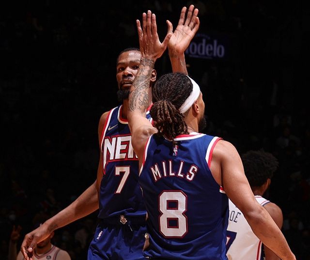 优秀答卷，亚马尔80场西甲总计贡献17粒进球和27次助攻（闪耀西甲，亚马尔80战贡献17球27助攻）