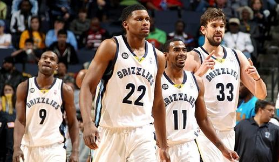 篮球勇士替补中锋封盖高效，数据亮眼（勇士替补中锋防守端高效送帽，数据相当耀眼）