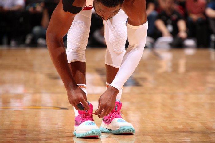 利物浦vs布莱顿前瞻：萨拉赫问题解决 利物浦主场擒拿海鸥（利物浦vs布莱顿前瞻：萨拉赫难题解除，红军主场有望拿下海鸥）