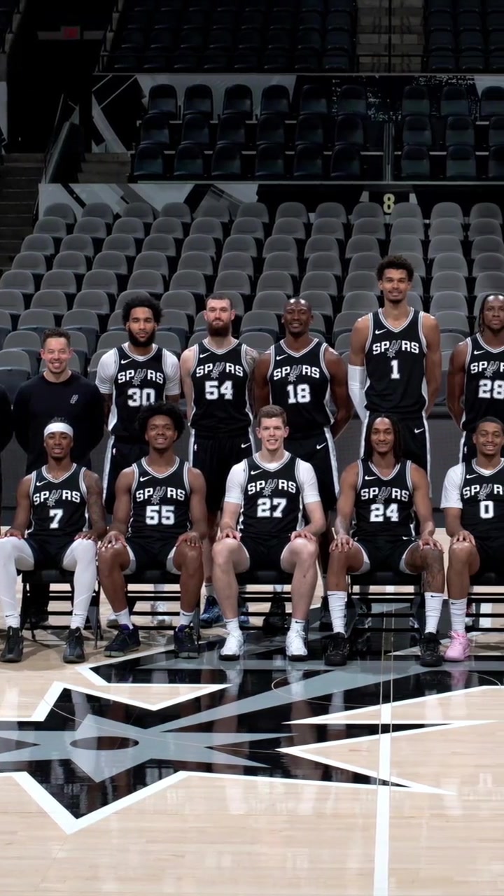 杜兰特超神表现率队逆转取胜（杜兰特神勇爆发带队上演逆转胜）