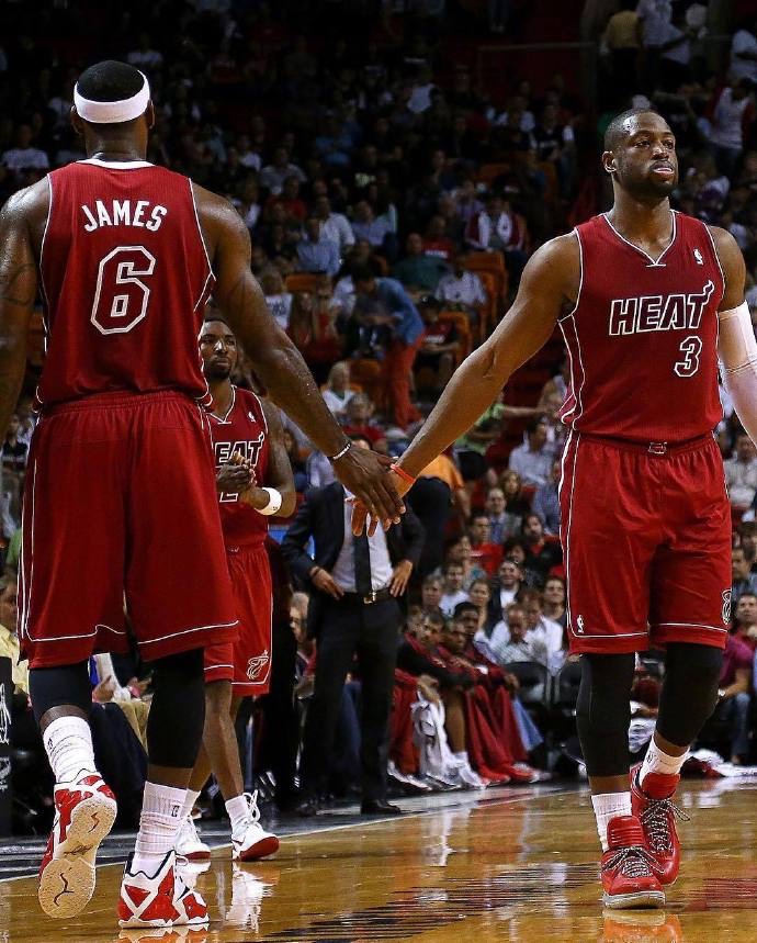 剑南春｜巴萨4-2塞尔塔，莱万戴帽，亚马尔破门，德容染红（剑南春｜巴萨4-2力克塞尔塔：莱万帽子戏法，亚马尔进球，德容染红）