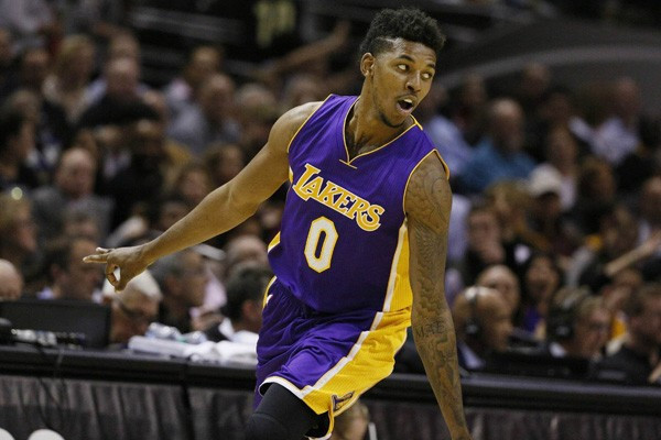 葡萄牙11月大名单：C罗领衔，菲利克斯、莱奥、B费在列（葡萄牙公布11月阵容：C罗率队，菲利克斯、莱奥与B费入选）